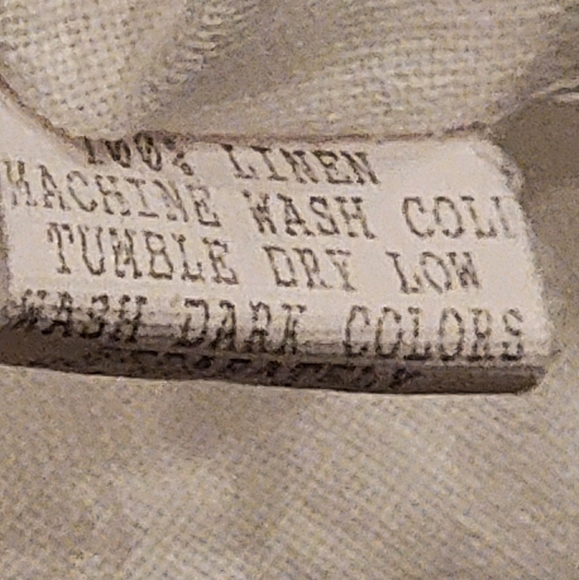 Cute top - Picture 3 of 3